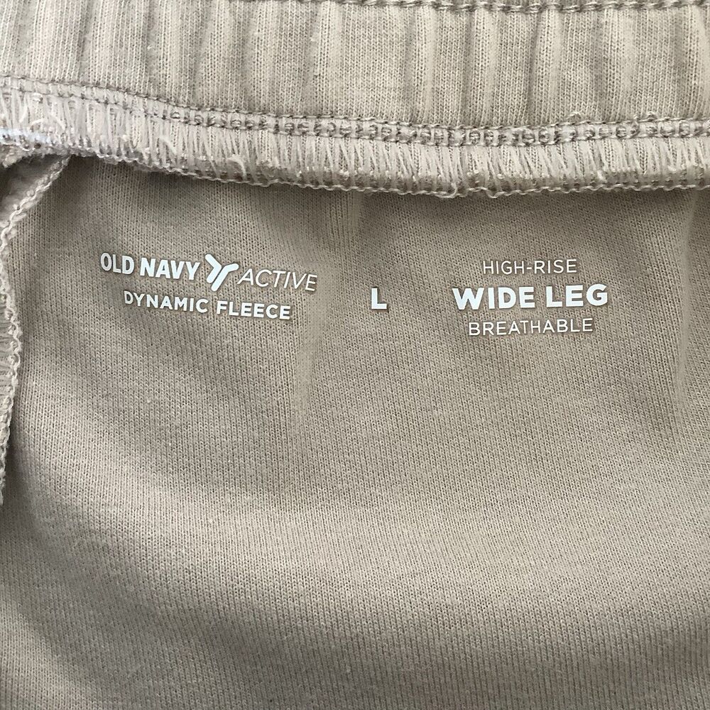 Old Navy Women's High-Waisted Dynamic Fleece Cargo Trouser Pants Size L Beige - Picture 5 of 8